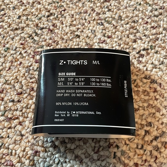 Black Fishnet Pantyhose With Back Seam & Rhinestone’s - Picture 4 of 6